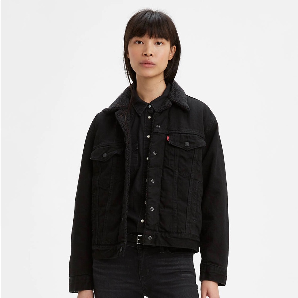 Sold LEVI’S SHERPA TRUCKER JACKET